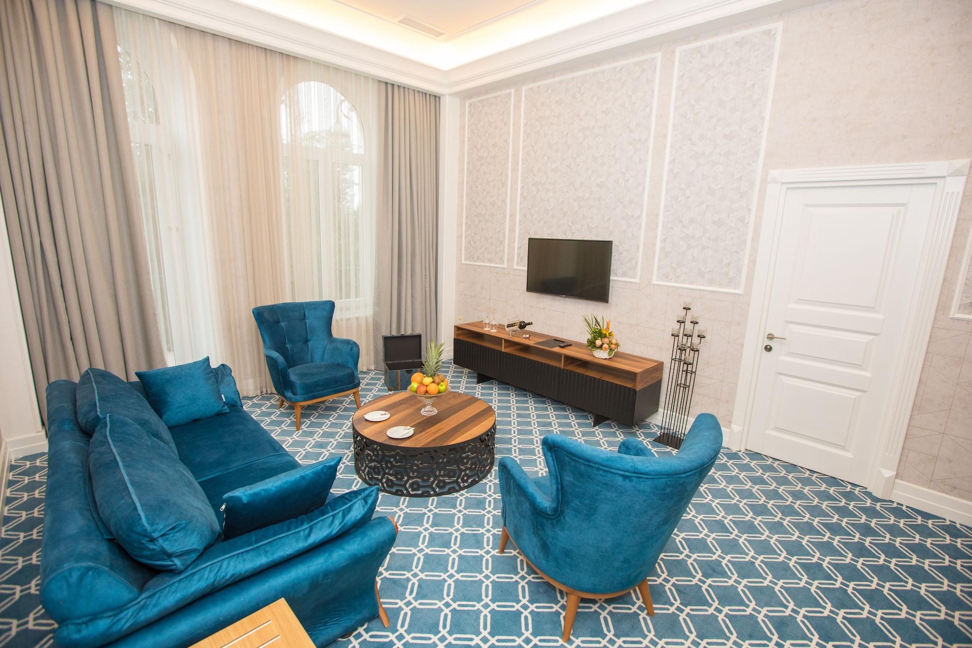 Promenade Hotel Baku Luaran gambar A living room at the hotel