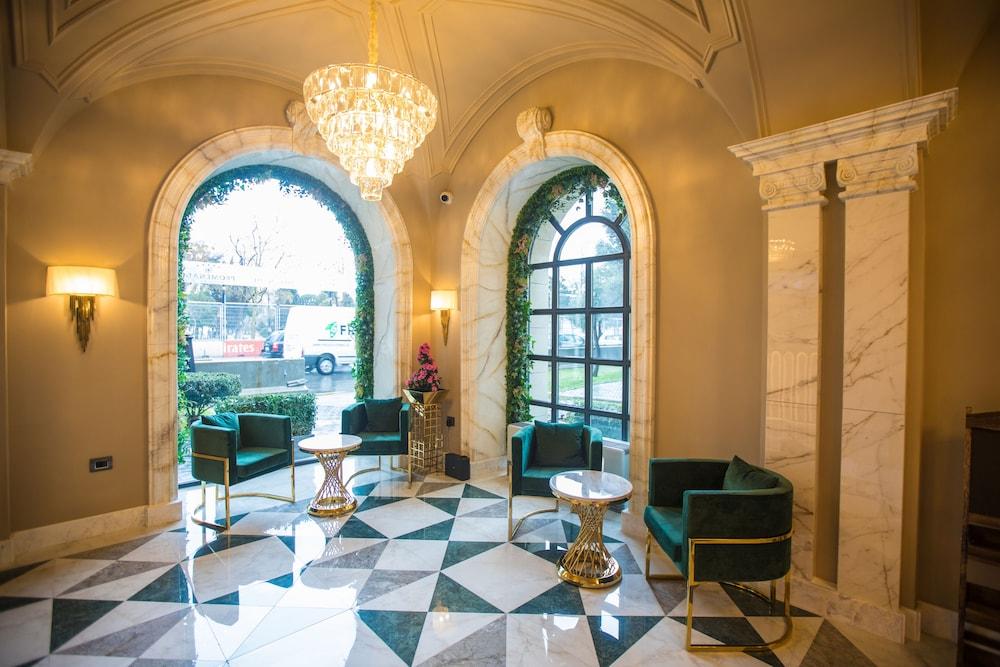 Promenade Hotel Baku Luaran gambar The lobby of the hotel