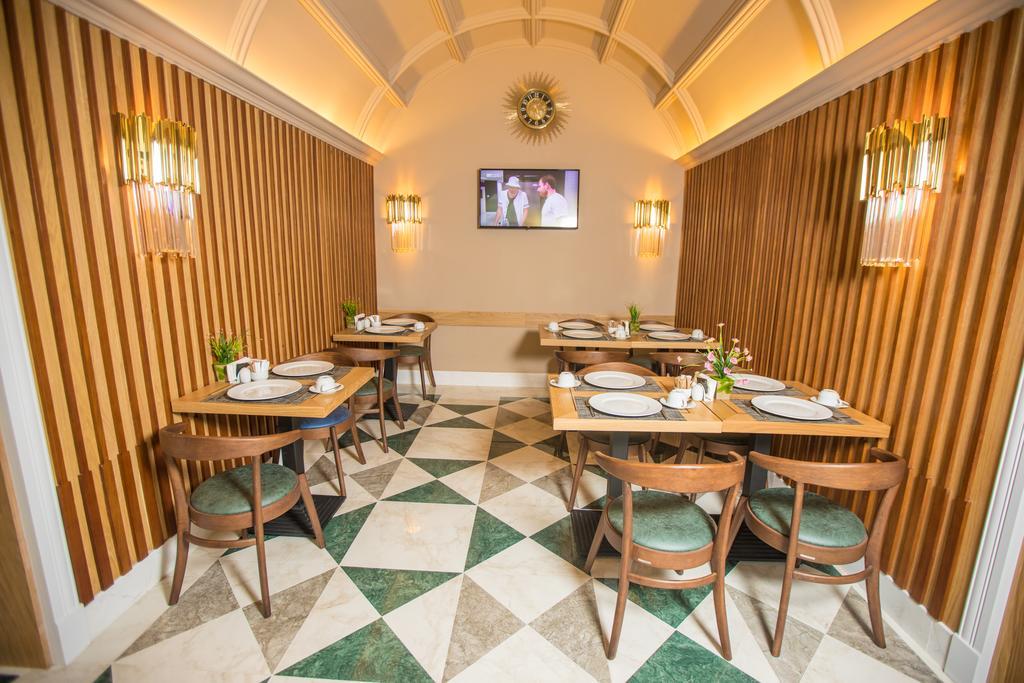 Promenade Hotel Baku Luaran gambar The restaurant