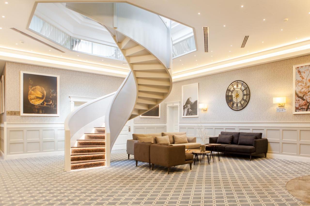 Promenade Hotel Baku Luaran gambar The interior of the hotel