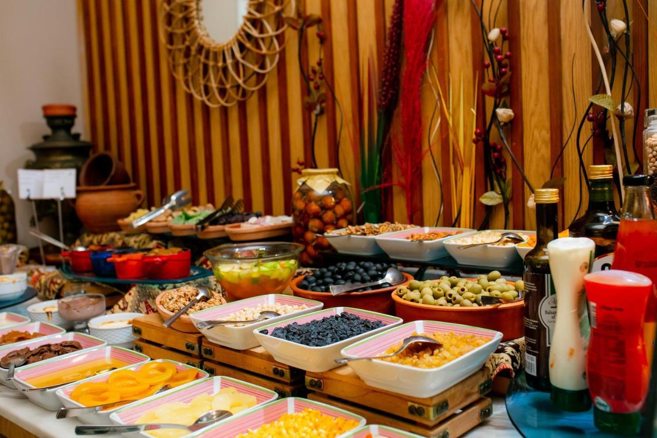 Promenade Hotel Baku Luaran gambar A buffet