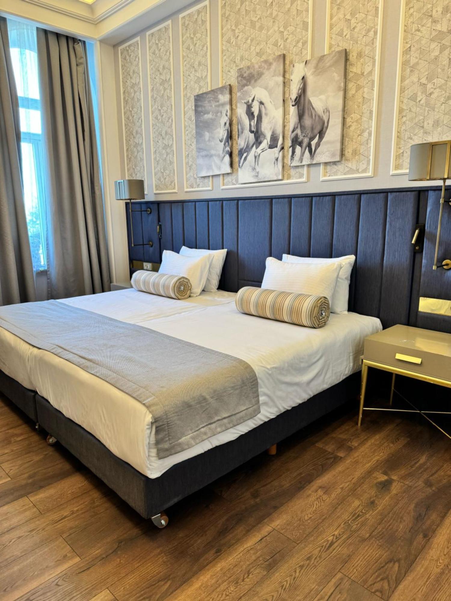 Promenade Hotel Baku Luaran gambar A bed
