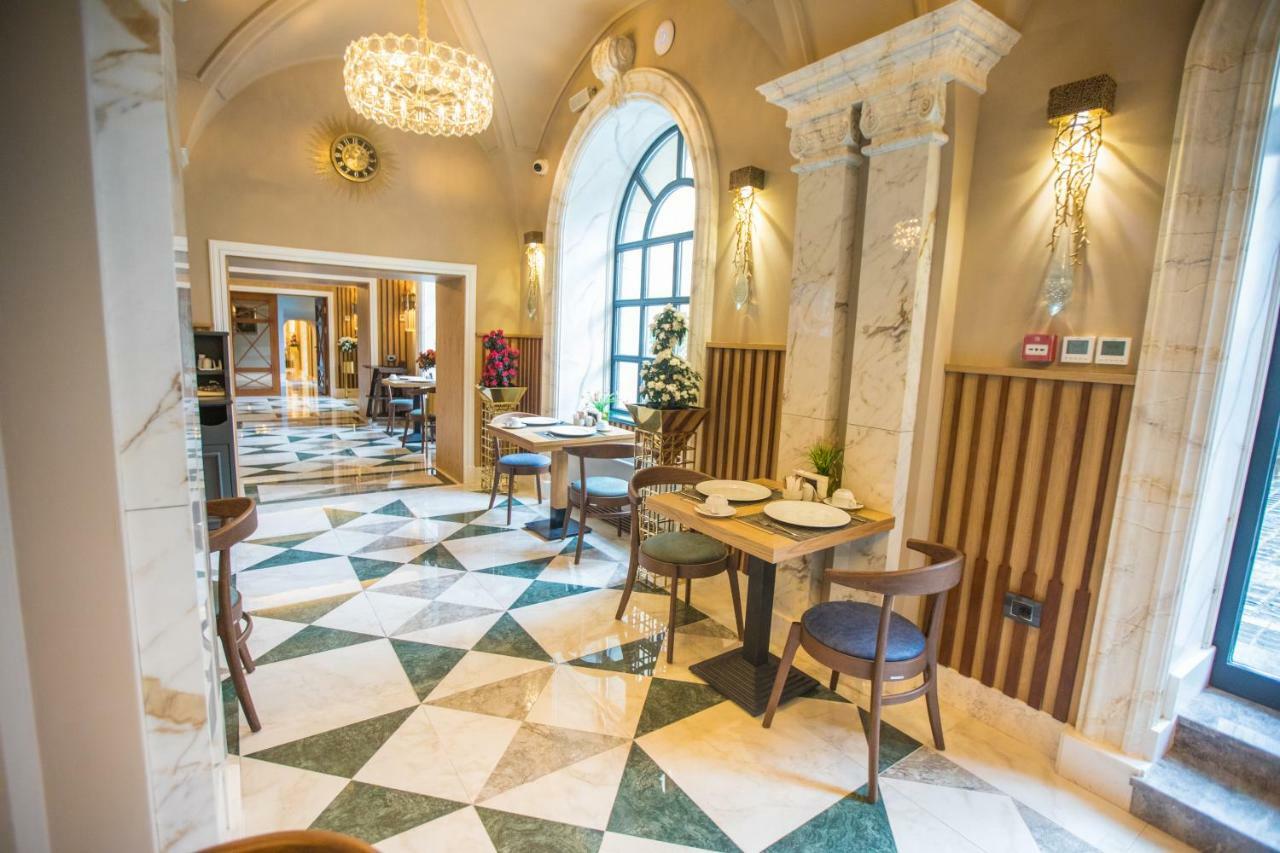 Promenade Hotel Baku Luaran gambar The restaurant